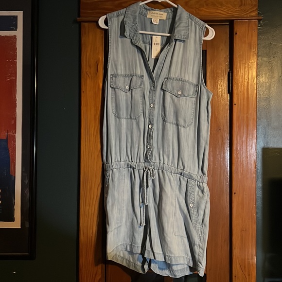 Anthropologie Cloth and Stone Chambray Romper Large NWT - Picture 2 of 6